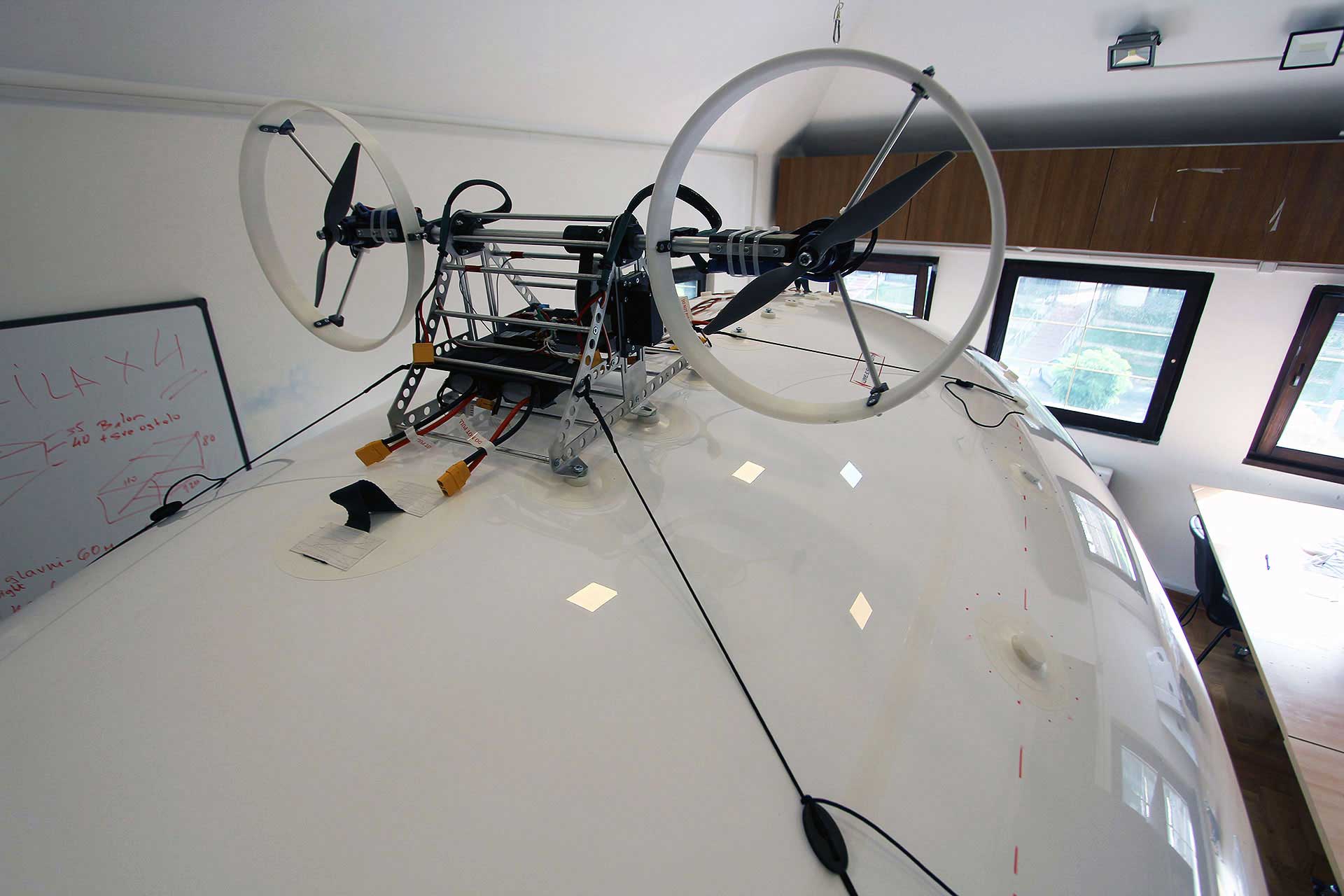 5-m-outdoor-RC-Blimp-gondola-with-motors-details